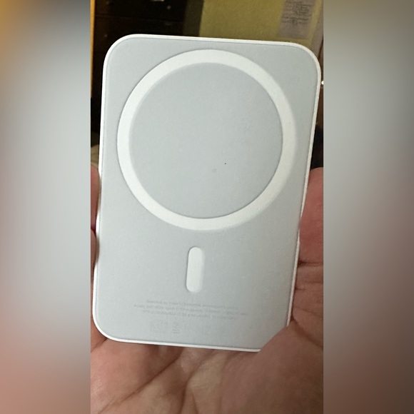 APPLE MAGSAFE CHARGER FOR IPHONE 14 SERIES